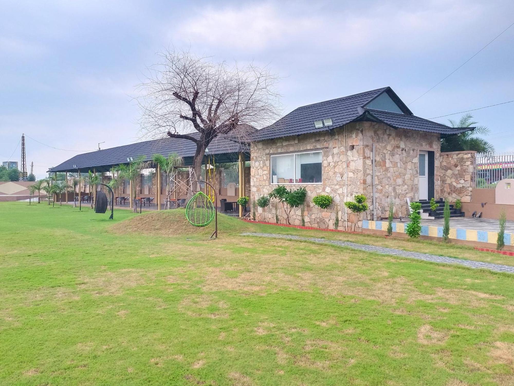 Royal Rajasthan Resort Sikar 외부 사진